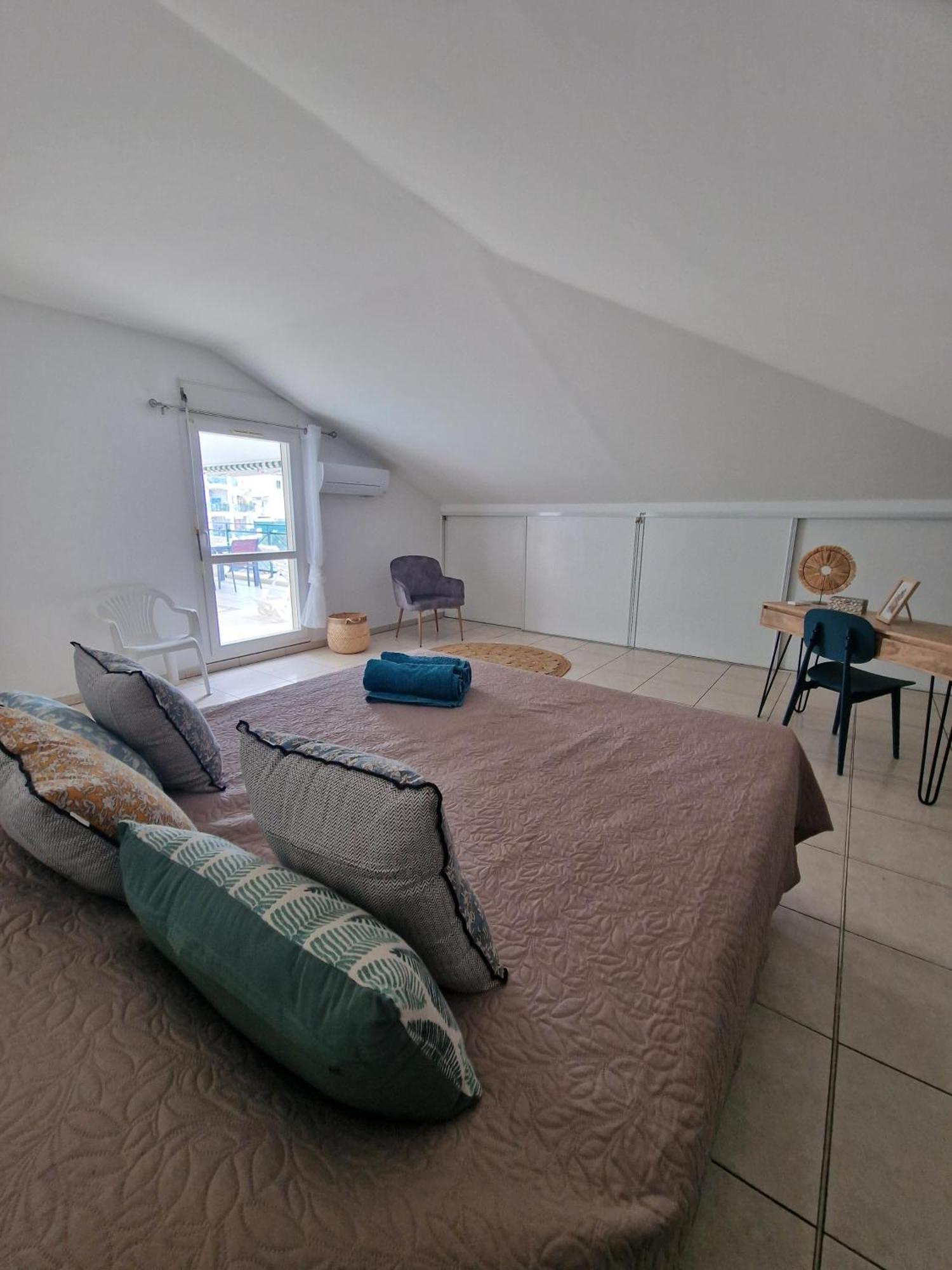 Appartement Villa Sur Le Toit, Vue Mer Saint-Gilles-les Bains Dış mekan fotoğraf