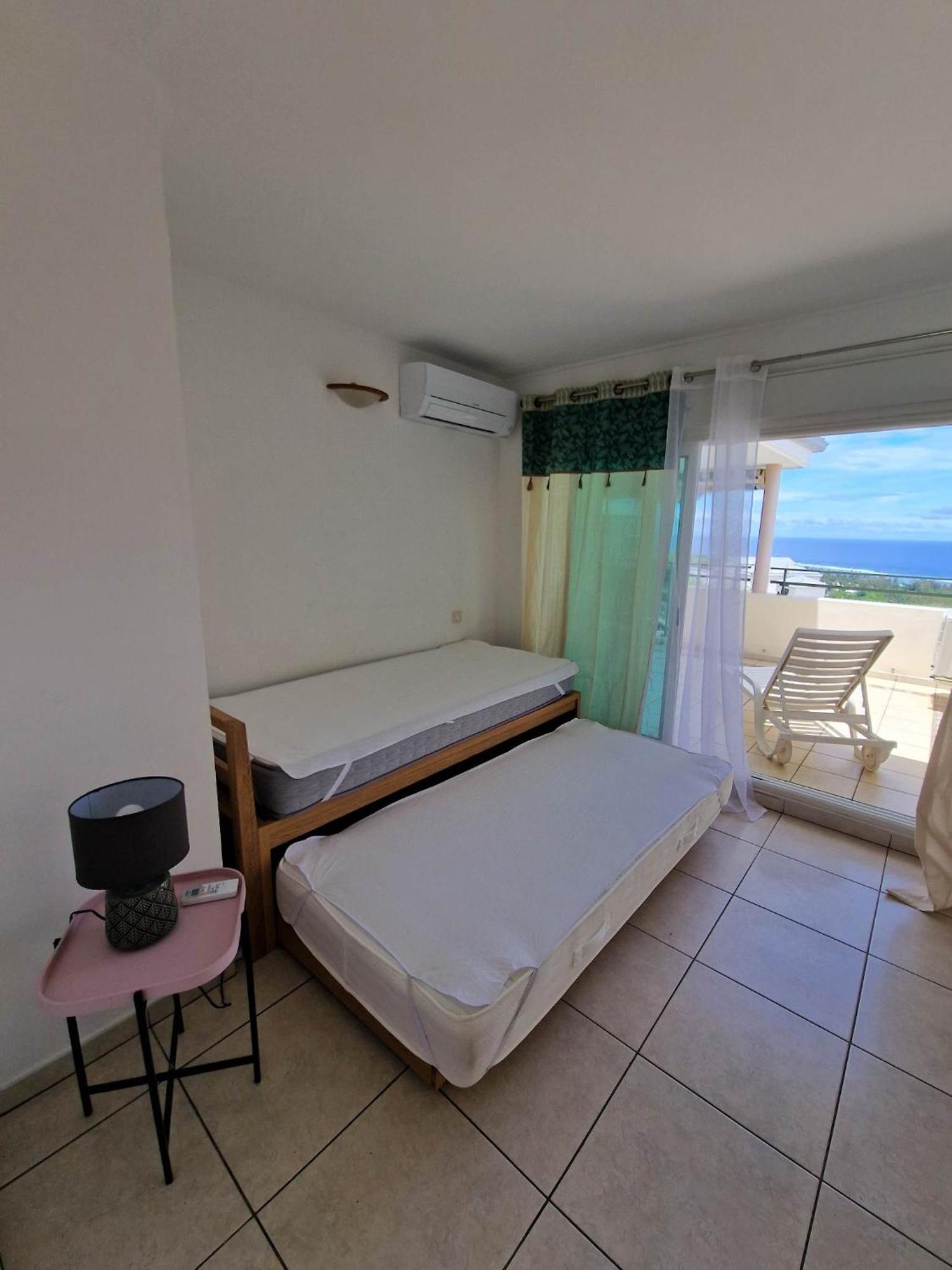 Appartement Villa Sur Le Toit, Vue Mer Saint-Gilles-les Bains Dış mekan fotoğraf
